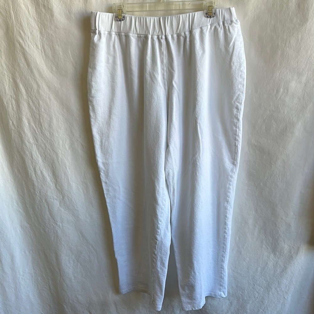 White pull-on, elastic waist pants